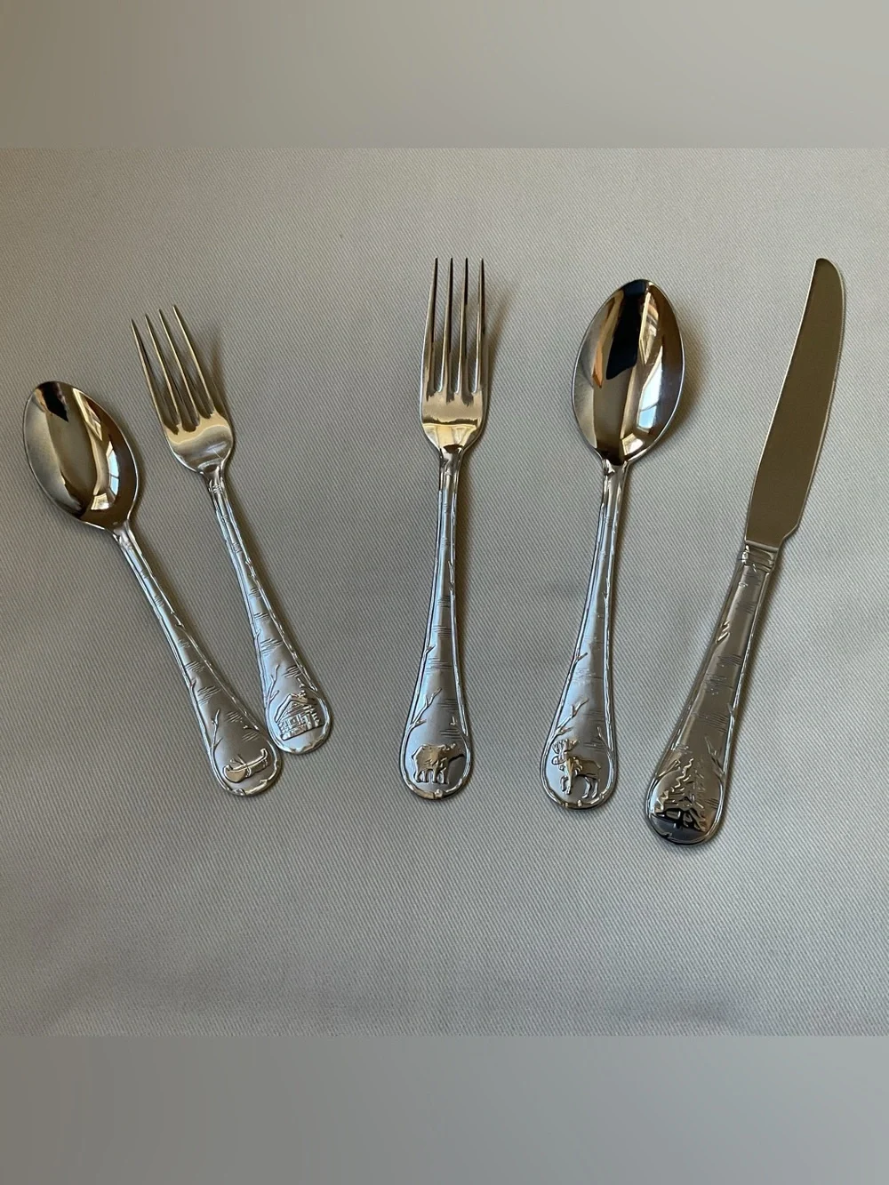 Cambridge Lodge Frost/Mountain Sand Stainless Steel Flatware Set Service for 8